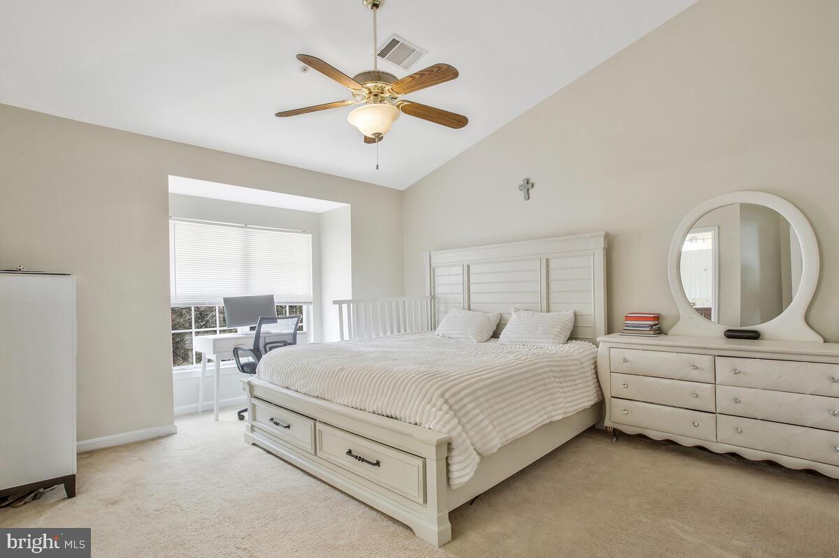 WOODVIEW VILLAGE - Residential Lease