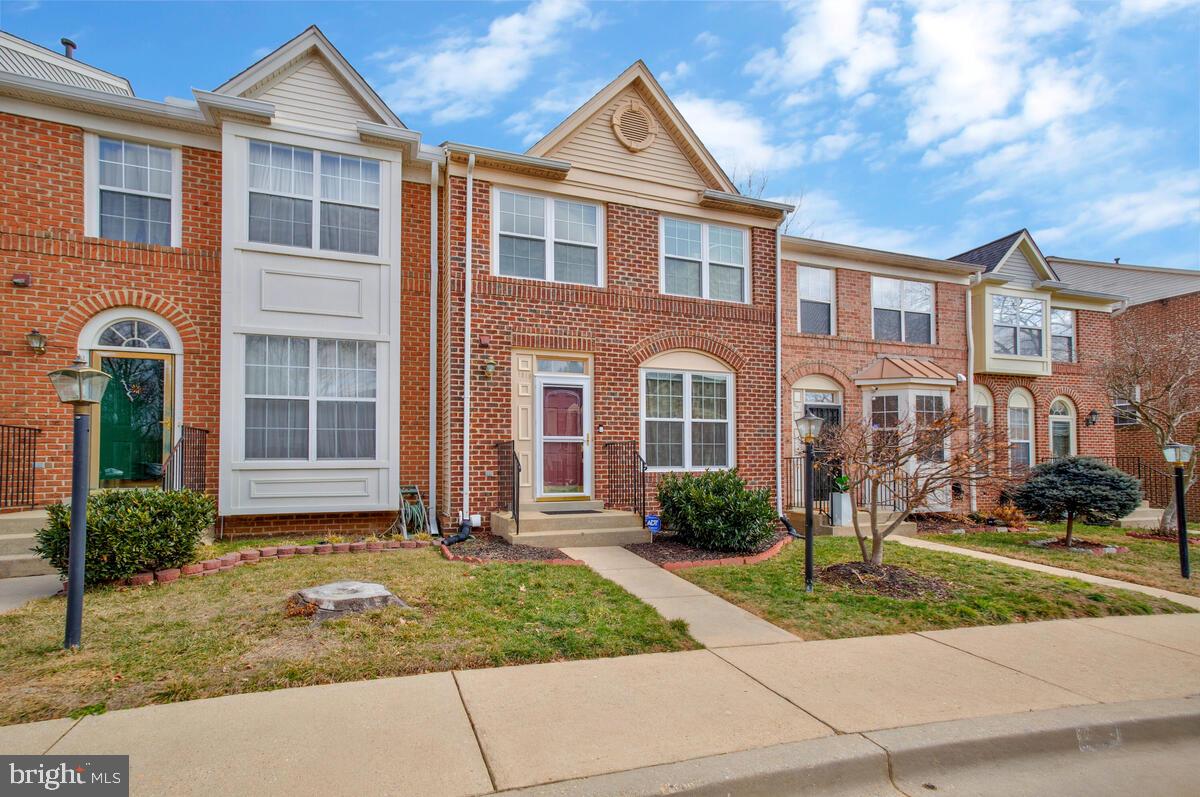 WOODVIEW VILLAGE - Residential Lease