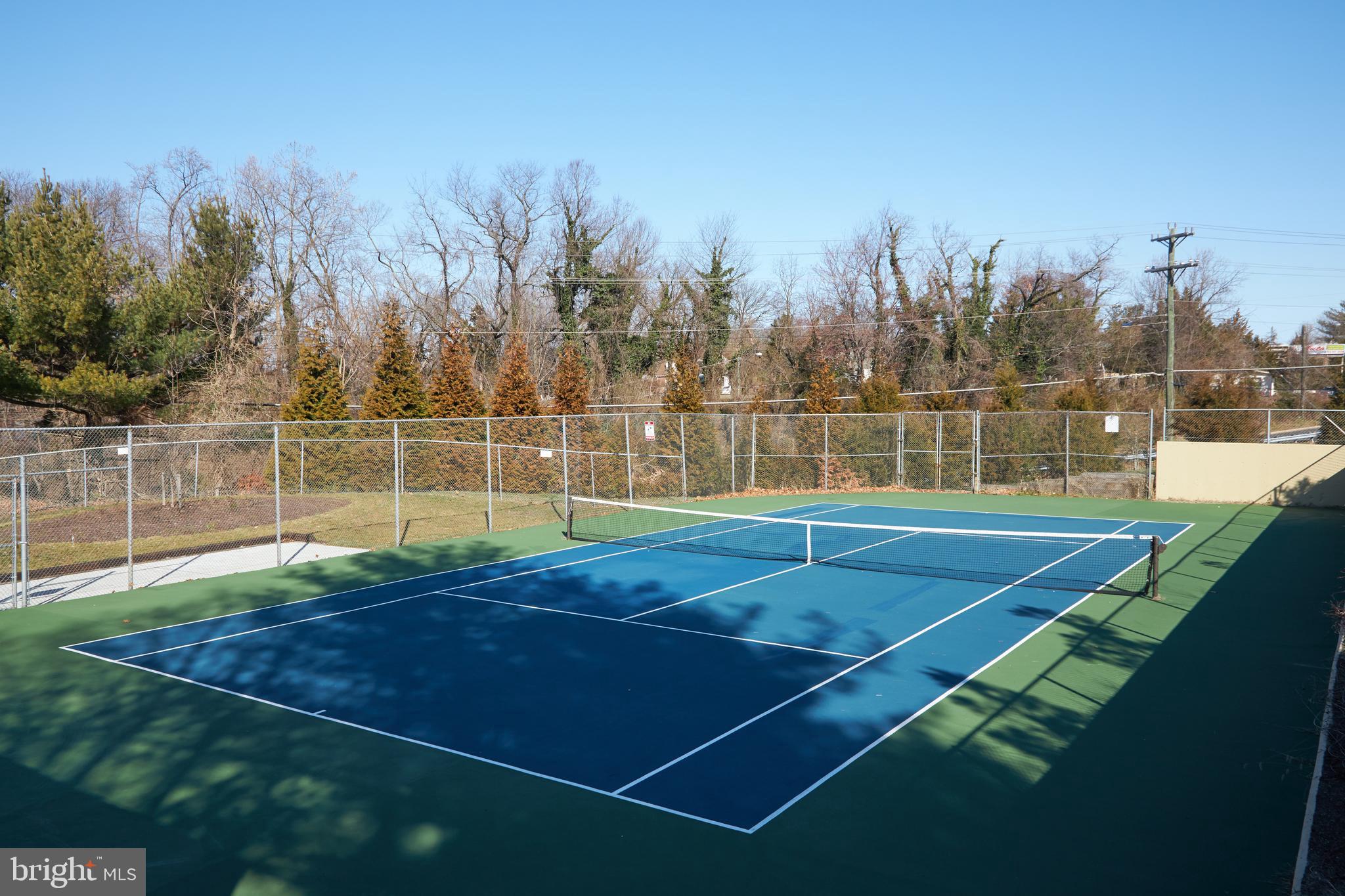 LAKESIDE PLAZA - Residential Lease