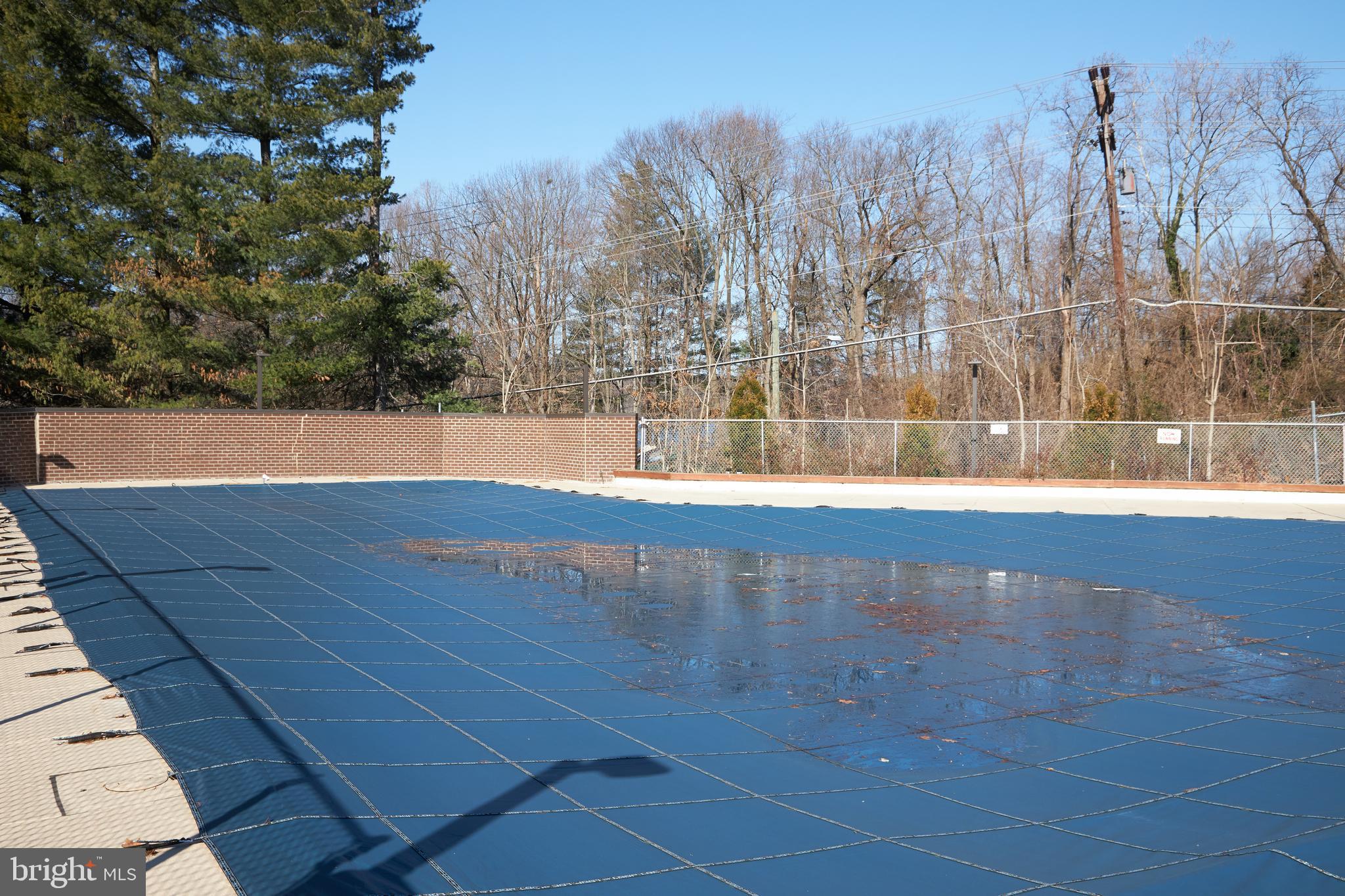 LAKESIDE PLAZA - Residential Lease