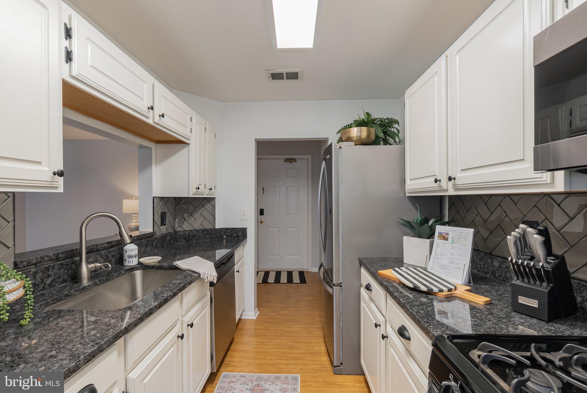 ENGLISH COUNTRY MANOR - Residential