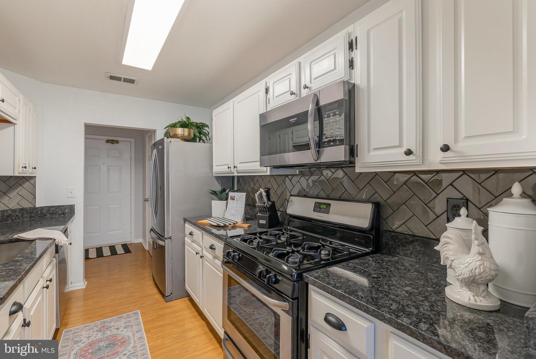 ENGLISH COUNTRY MANOR - Residential