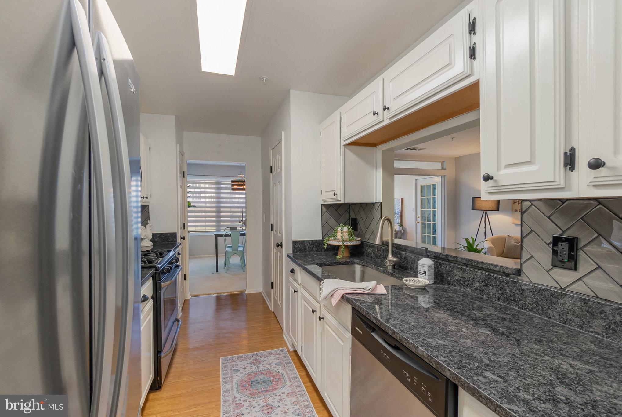 ENGLISH COUNTRY MANOR - Residential