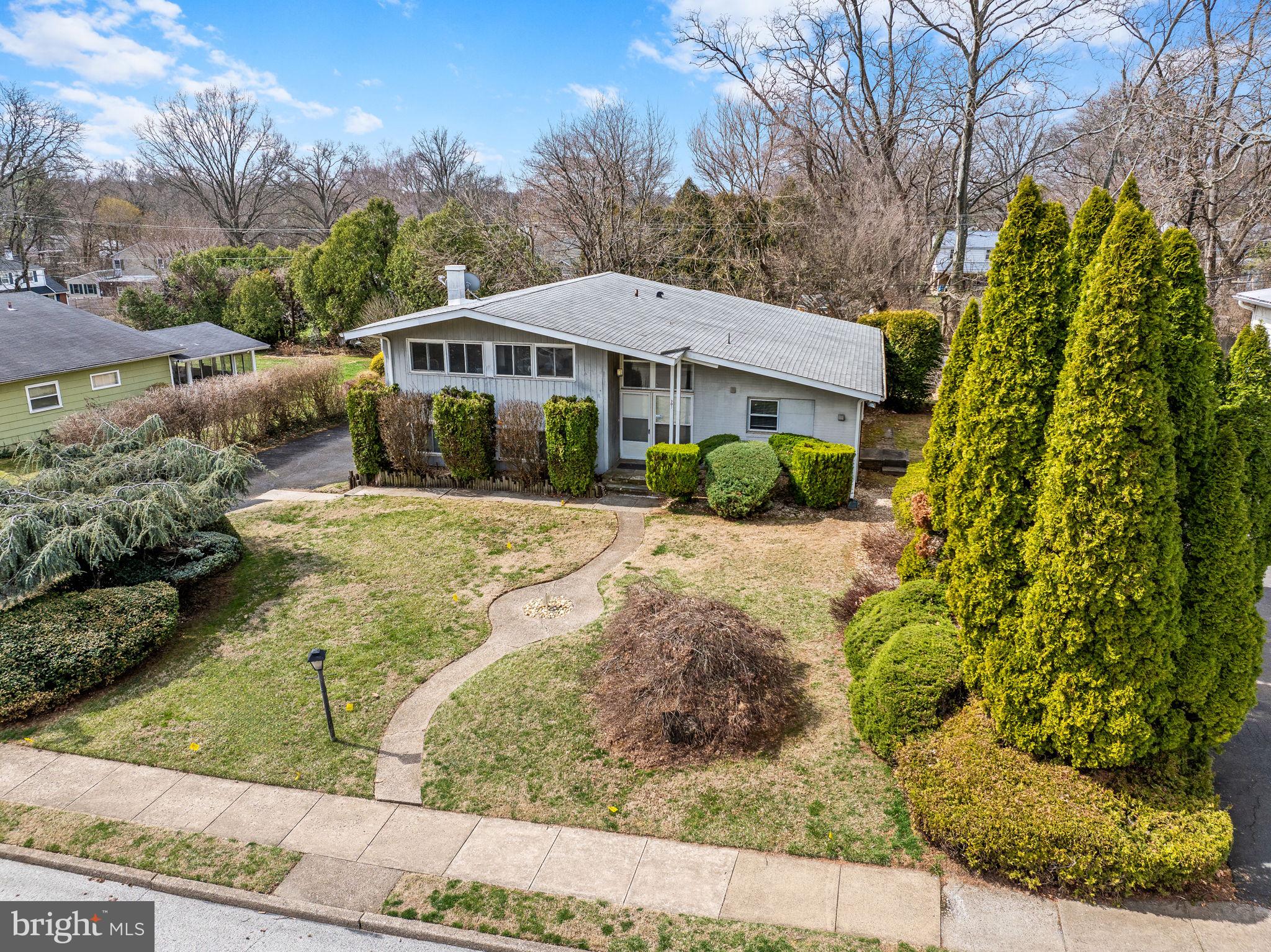 903 HARSTON LANE