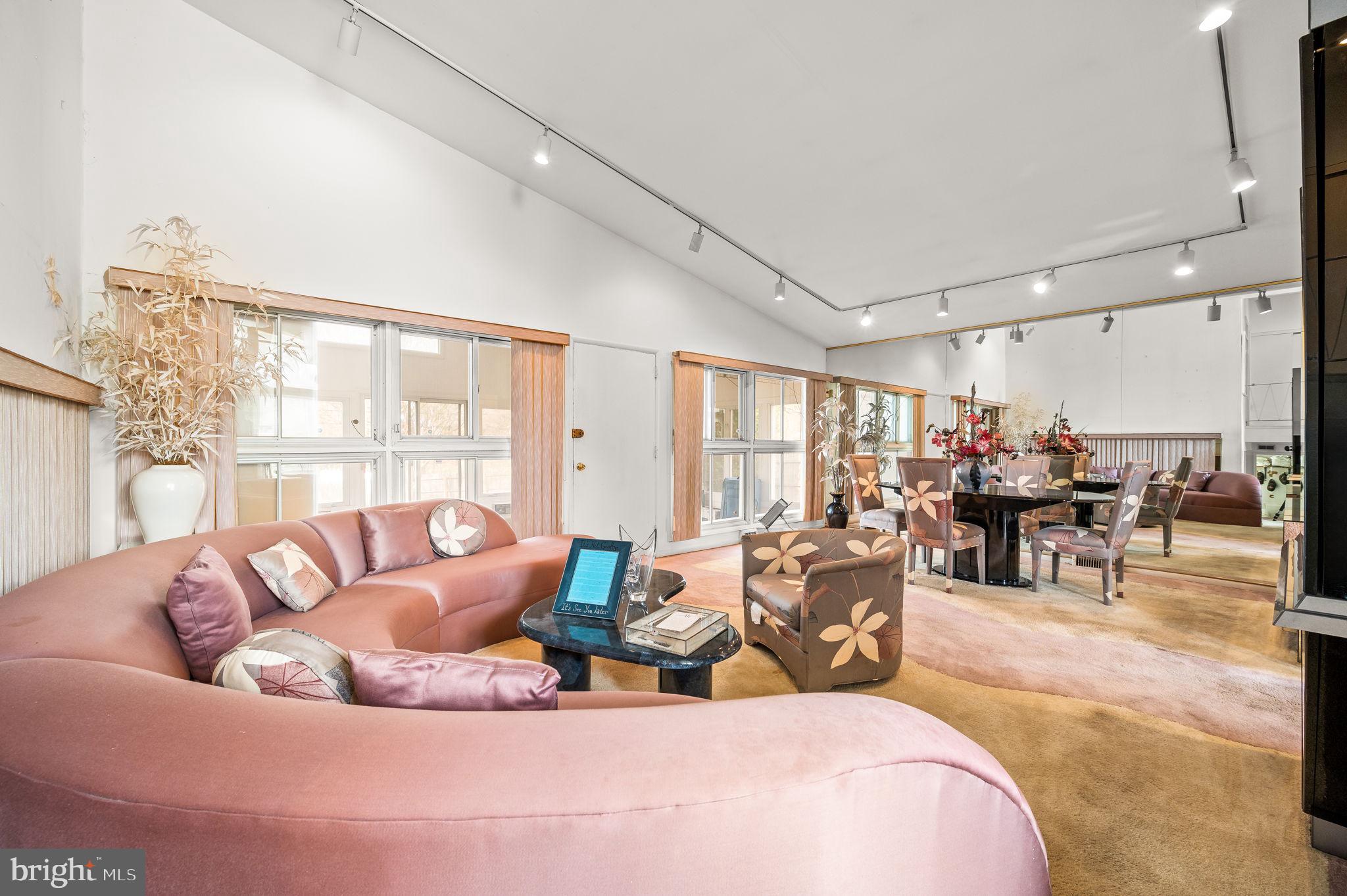 903 HARSTON LANE