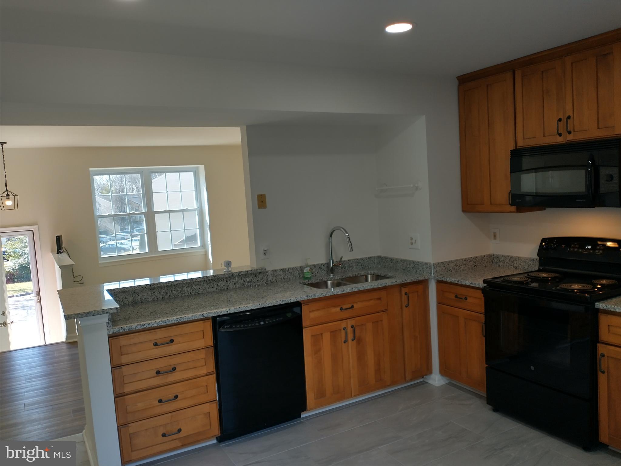 WAYSIDE VILLAGE - Residential Lease