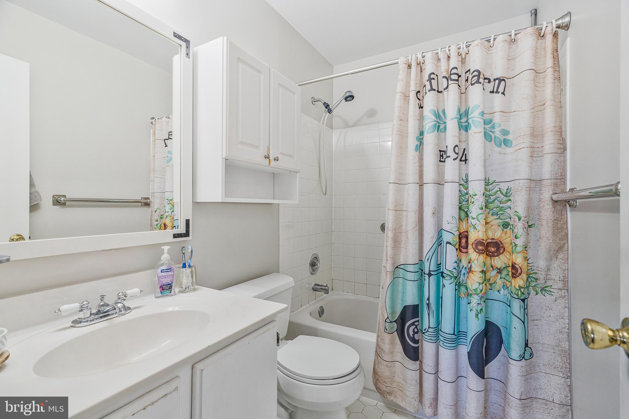 COUNTRYSIDE - Residential