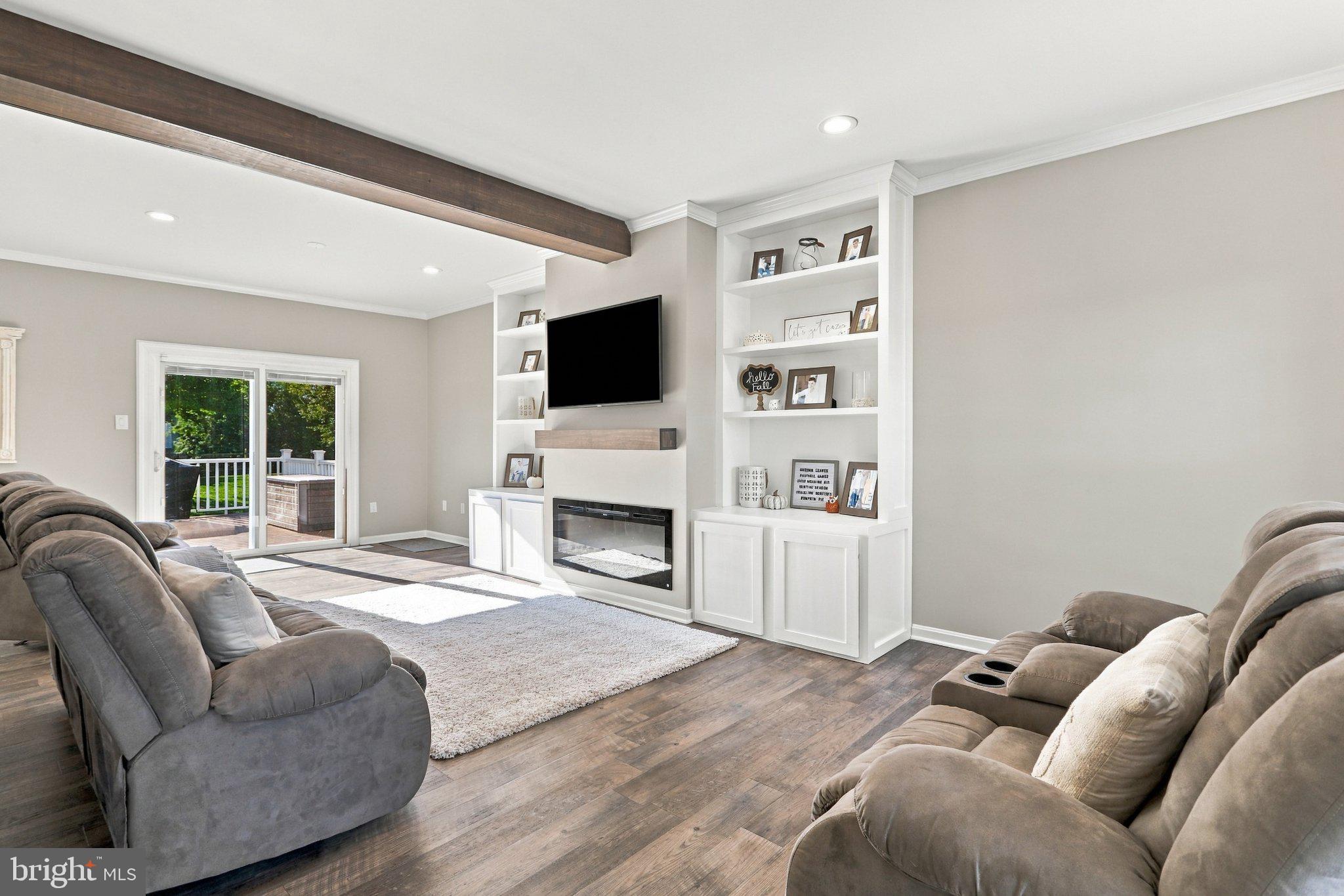 19214 CHIPPENDALE CIRCLE