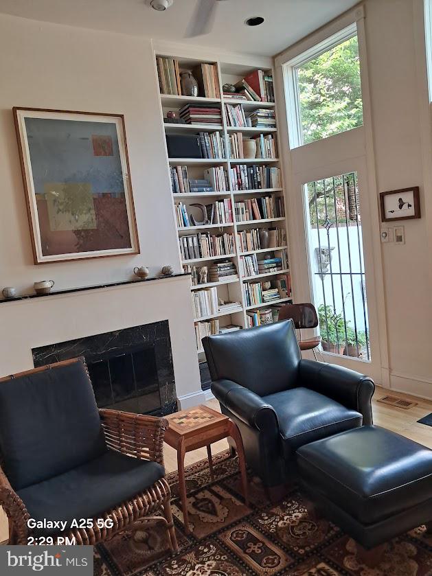 SOCIETY HILL - Residential