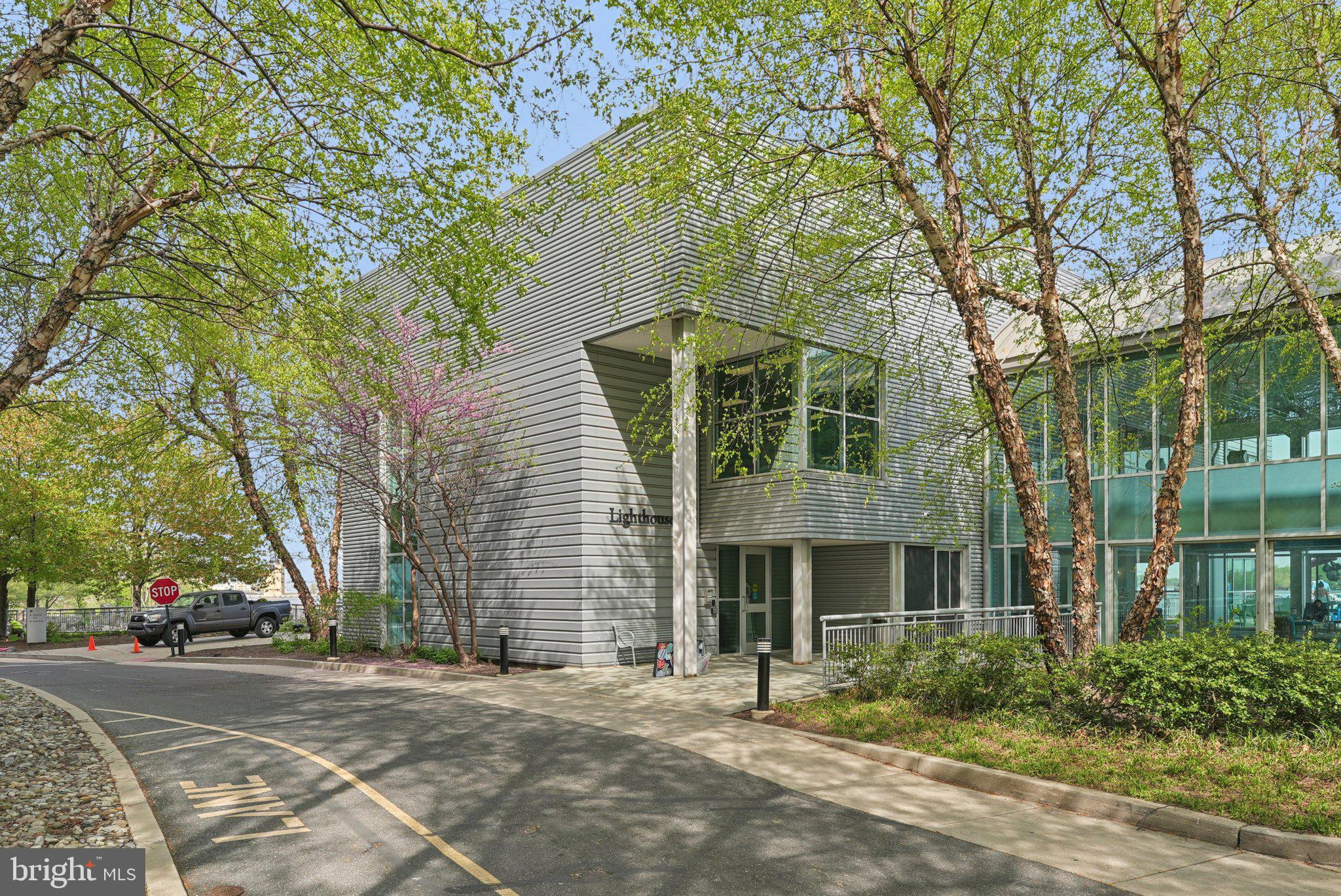 WATERFRONT SQUARE - Residential