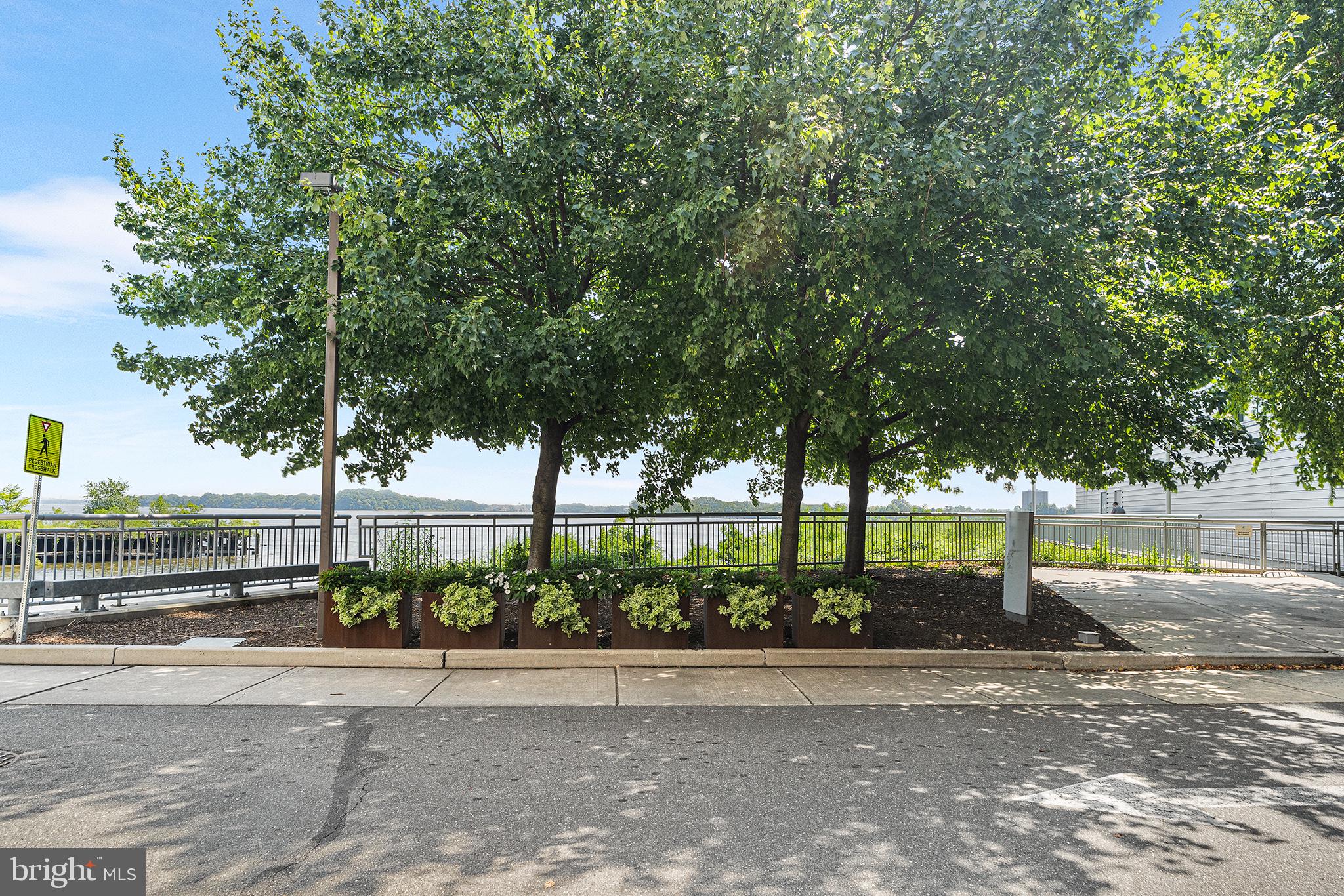 WATERFRONT SQUARE - Residential