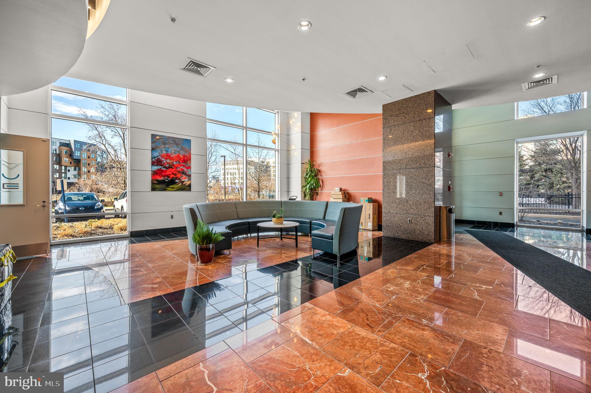 WATERFRONT SQUARE - Residential