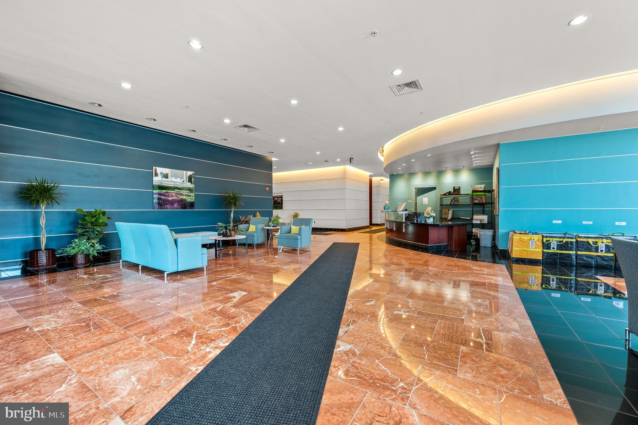 WATERFRONT SQUARE - Residential