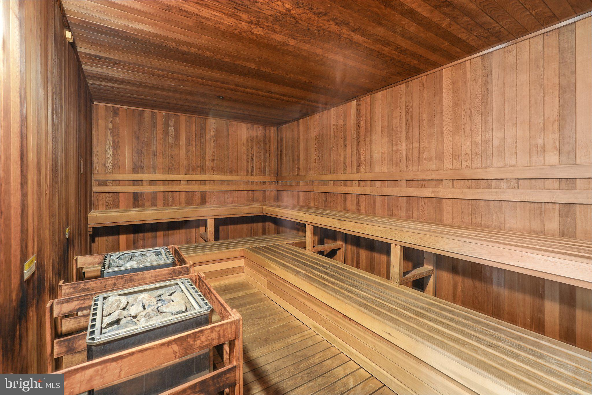 WATERFRONT SQUARE - Residential