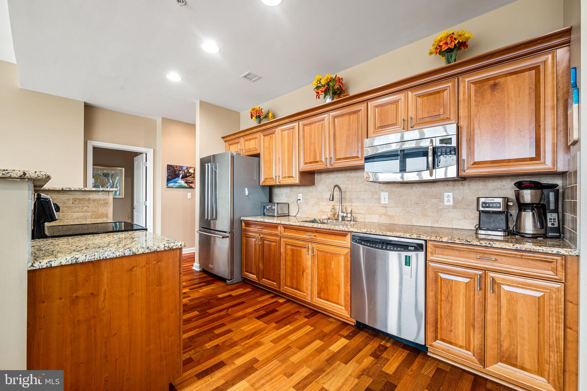 WATERFRONT SQUARE - Residential