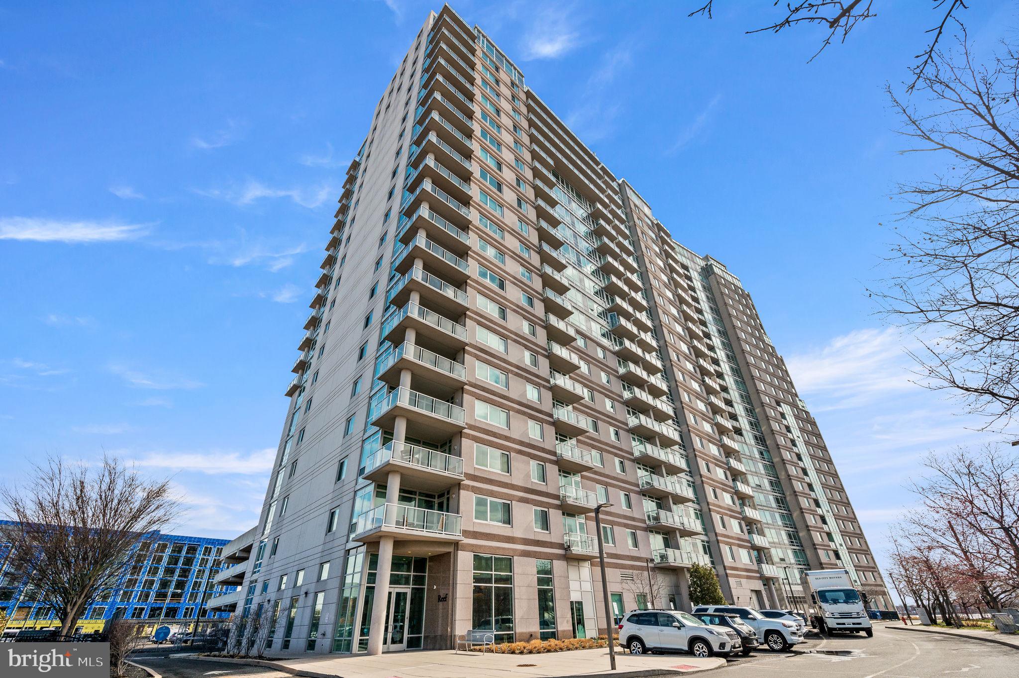 WATERFRONT SQUARE - Residential