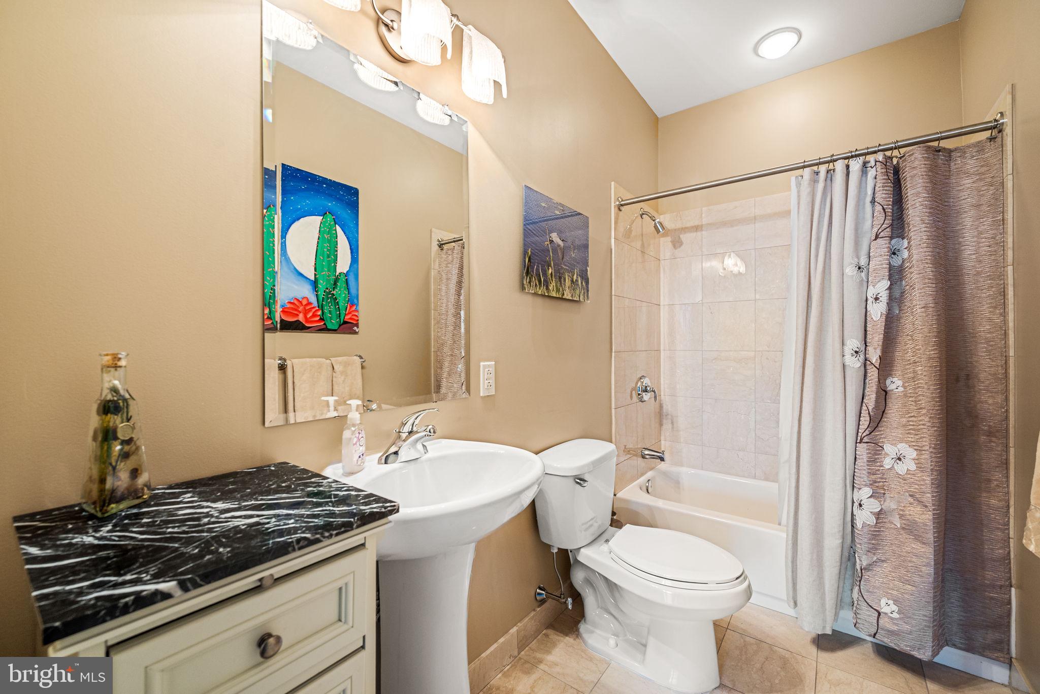 WATERFRONT SQUARE - Residential