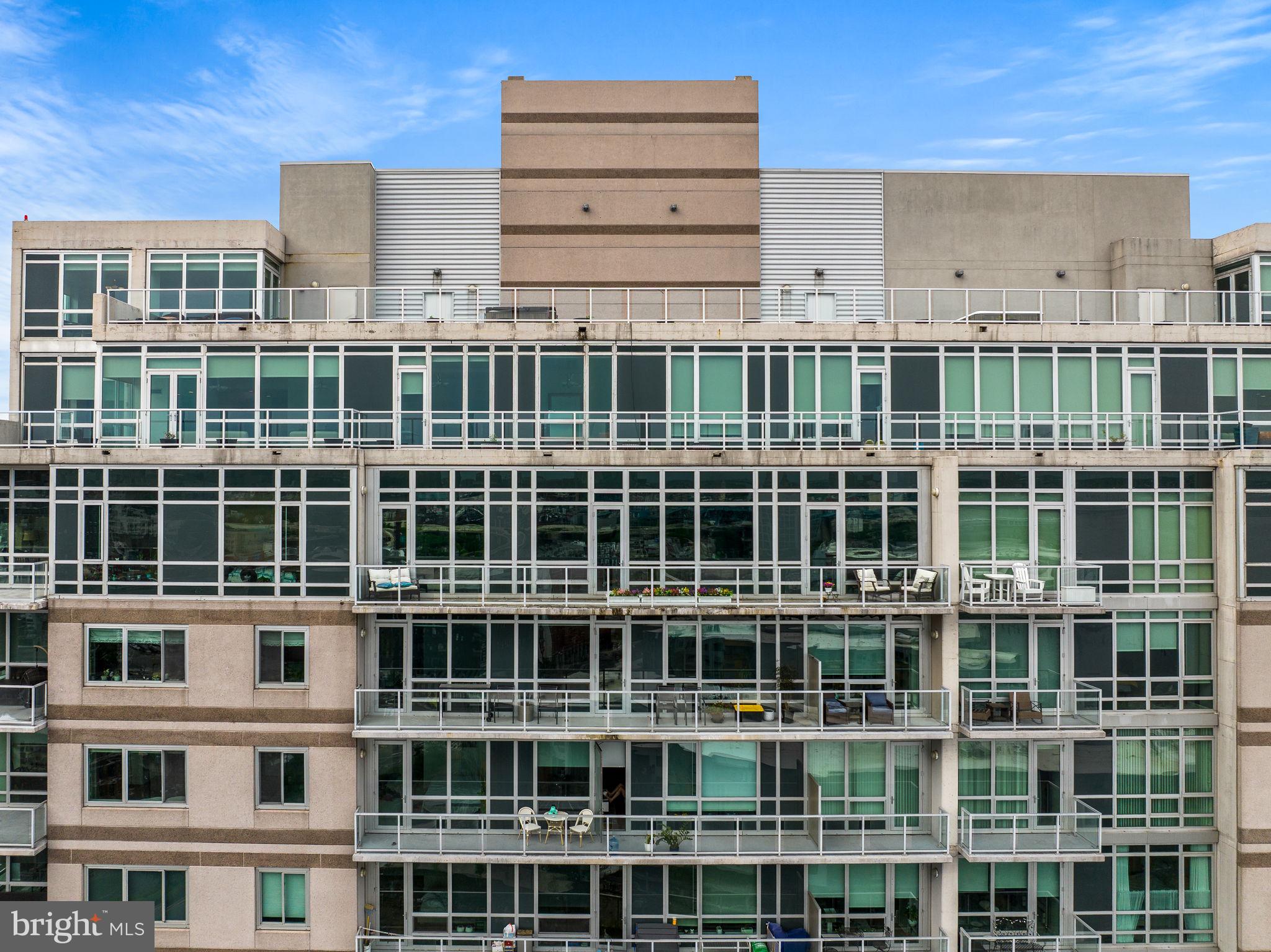 WATERFRONT SQUARE - Residential