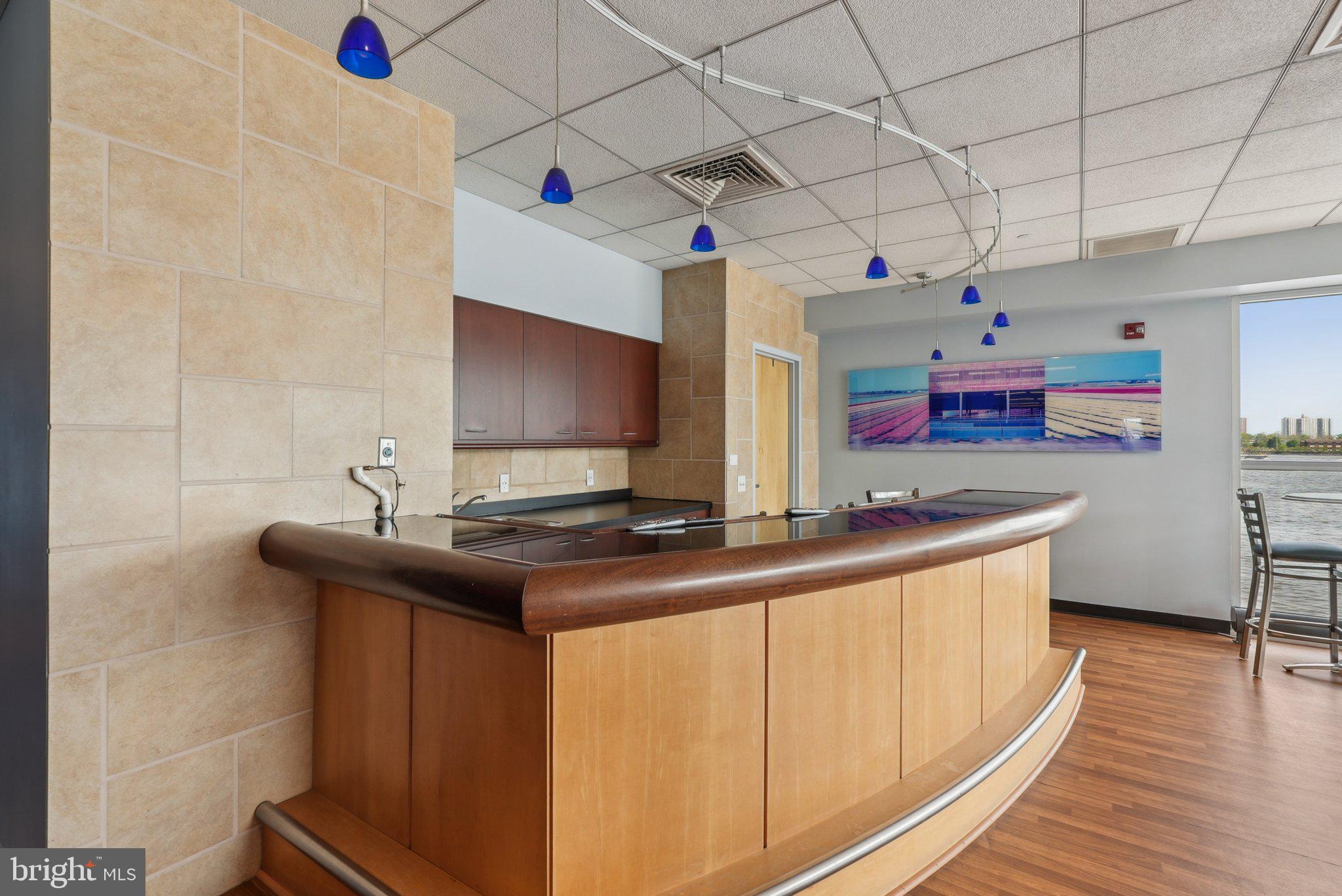 WATERFRONT SQUARE - Residential