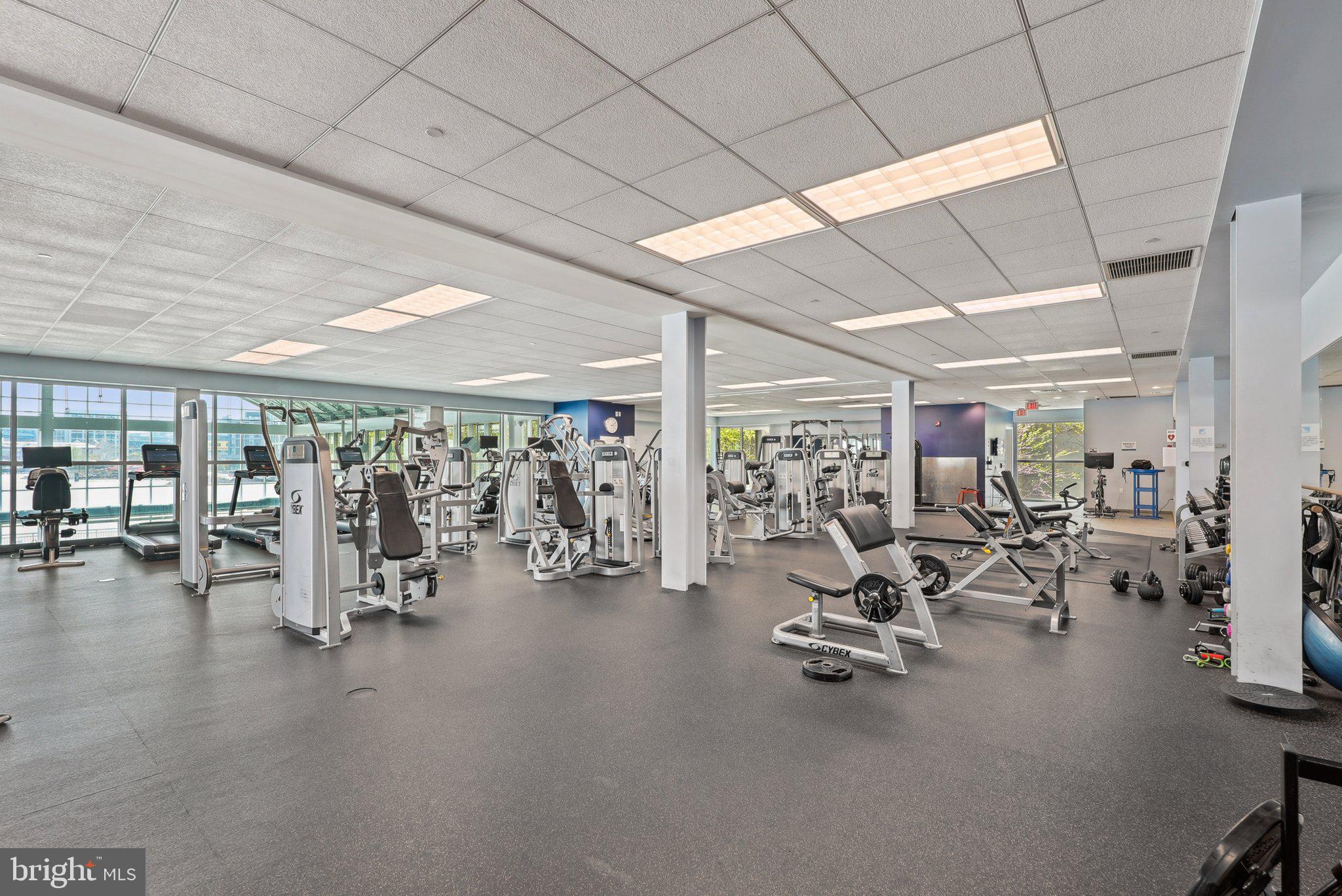 WATERFRONT SQUARE - Residential