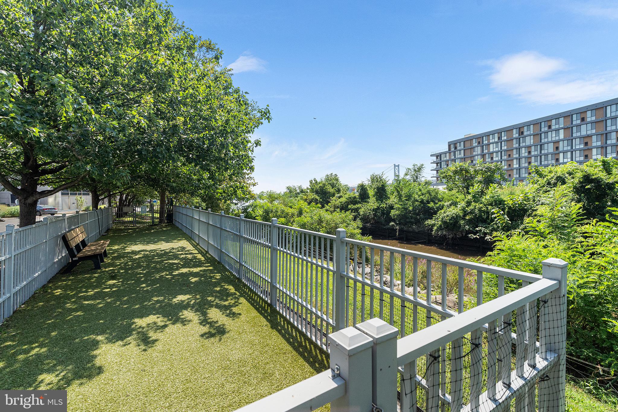 WATERFRONT SQUARE - Residential