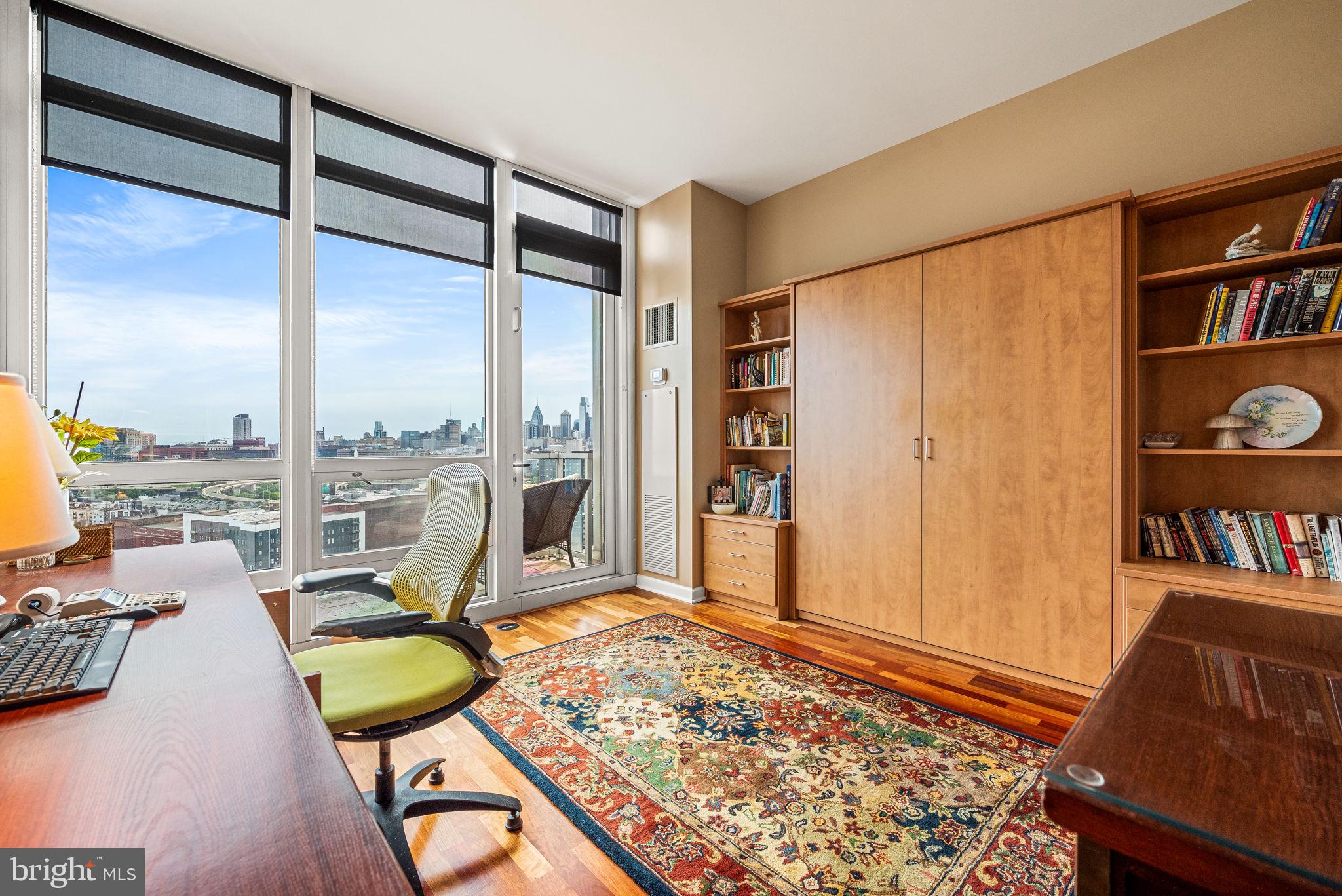 WATERFRONT SQUARE - Residential