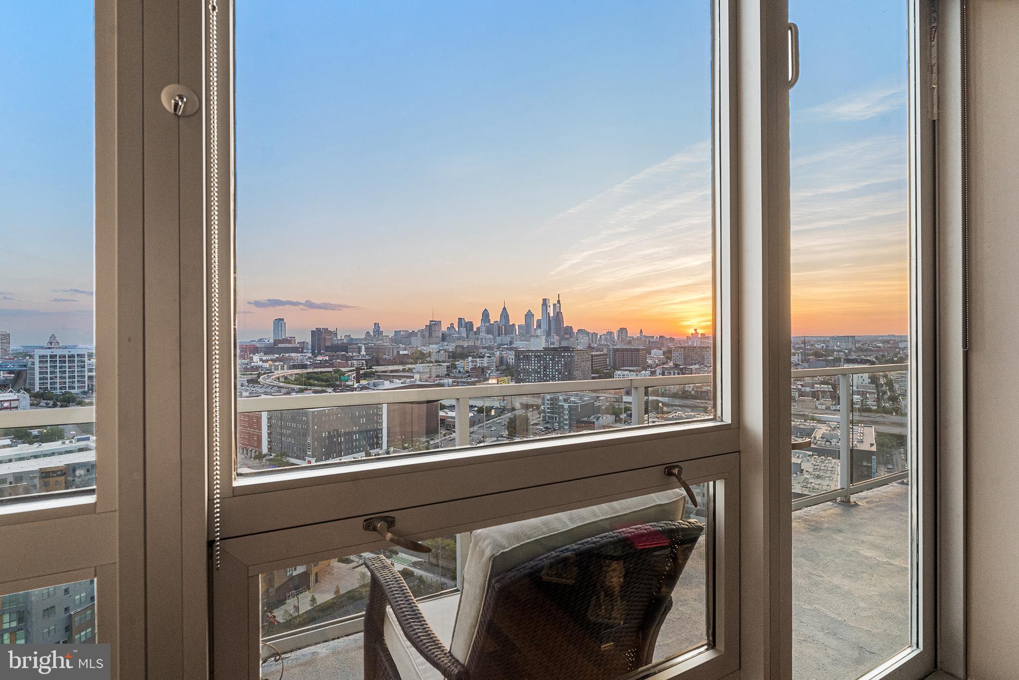 WATERFRONT SQUARE - Residential