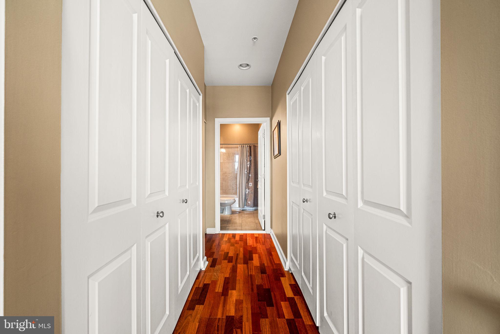 WATERFRONT SQUARE - Residential