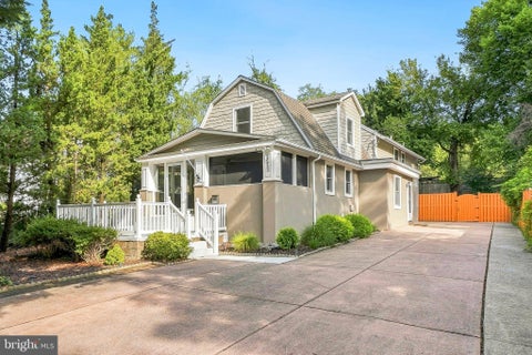 Photo of 3511 Decatur Avenue, KENSINGTON, MD 20895 (MLS # MDMC2253394)