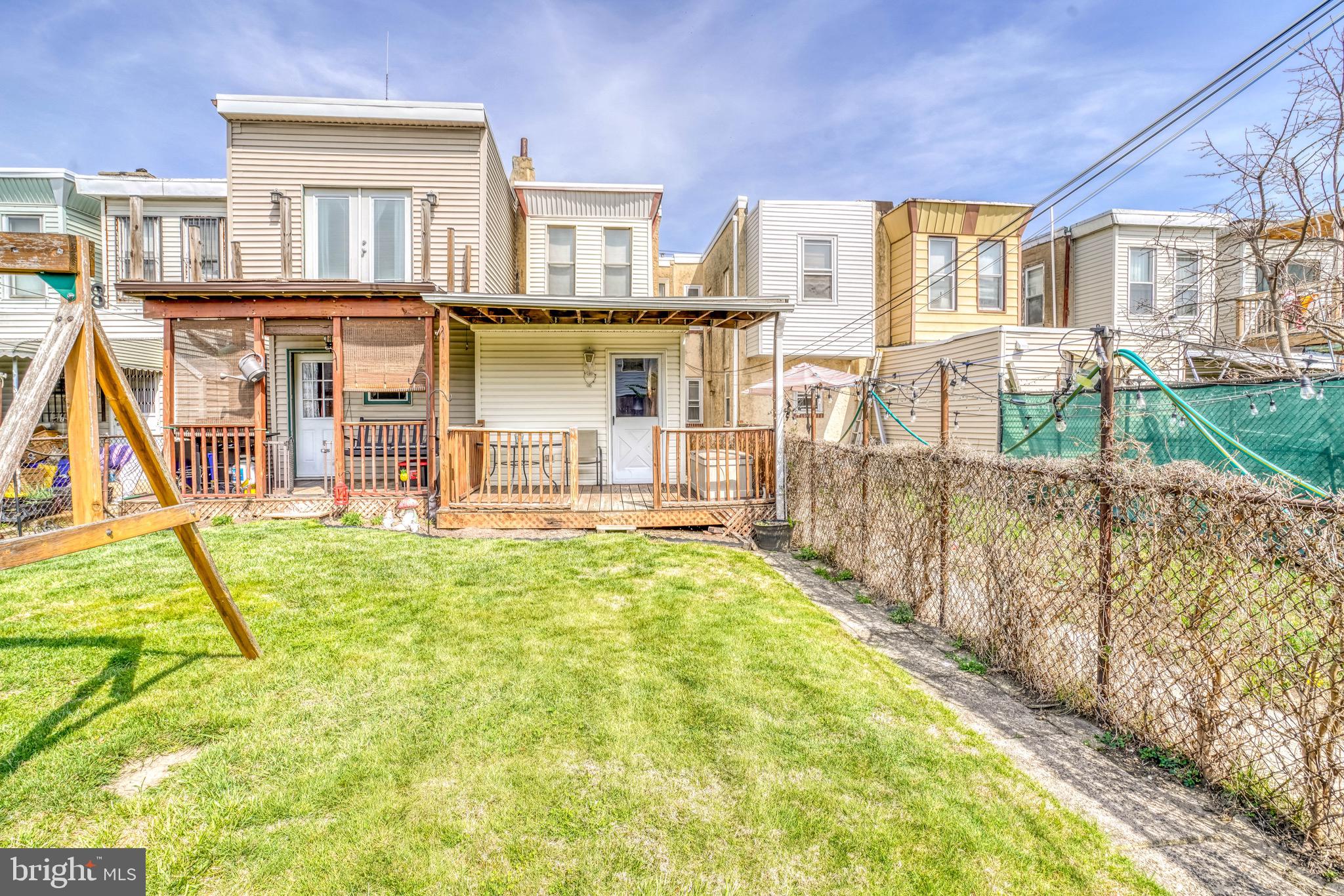 EAST KENSINGTON - Residential