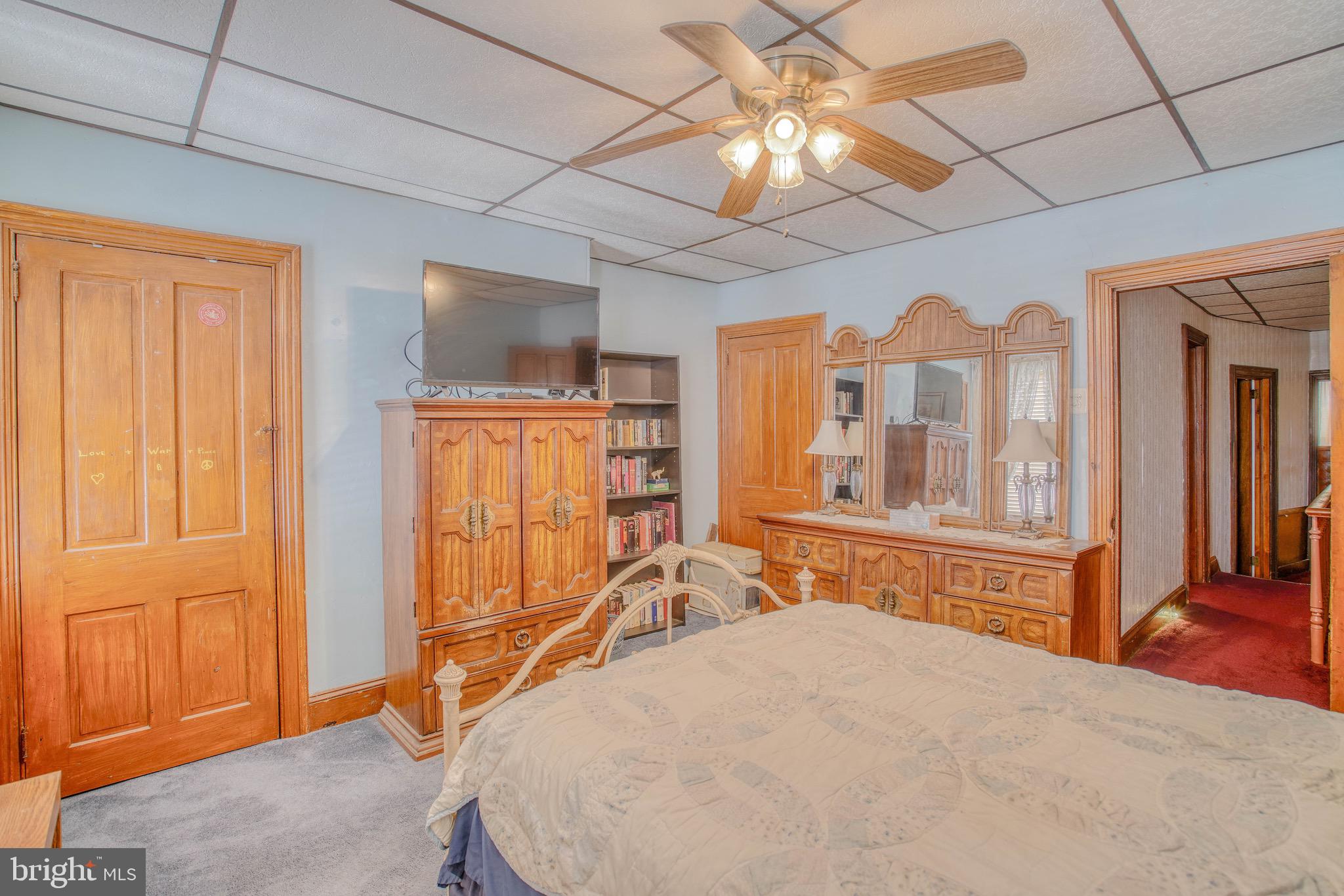 EAST KENSINGTON - Residential