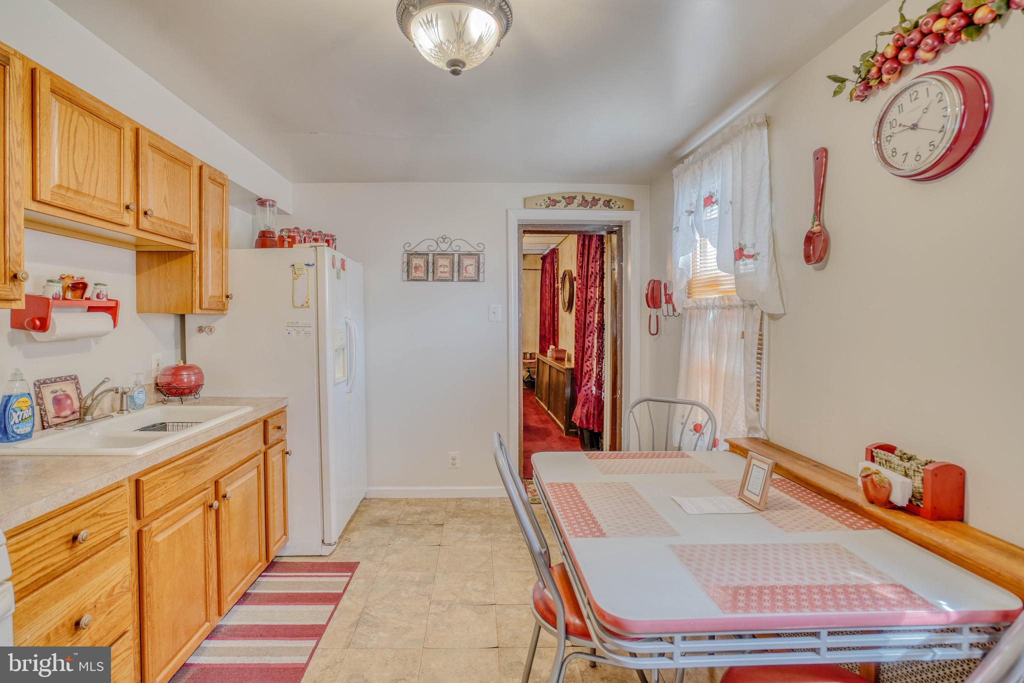 EAST KENSINGTON - Residential