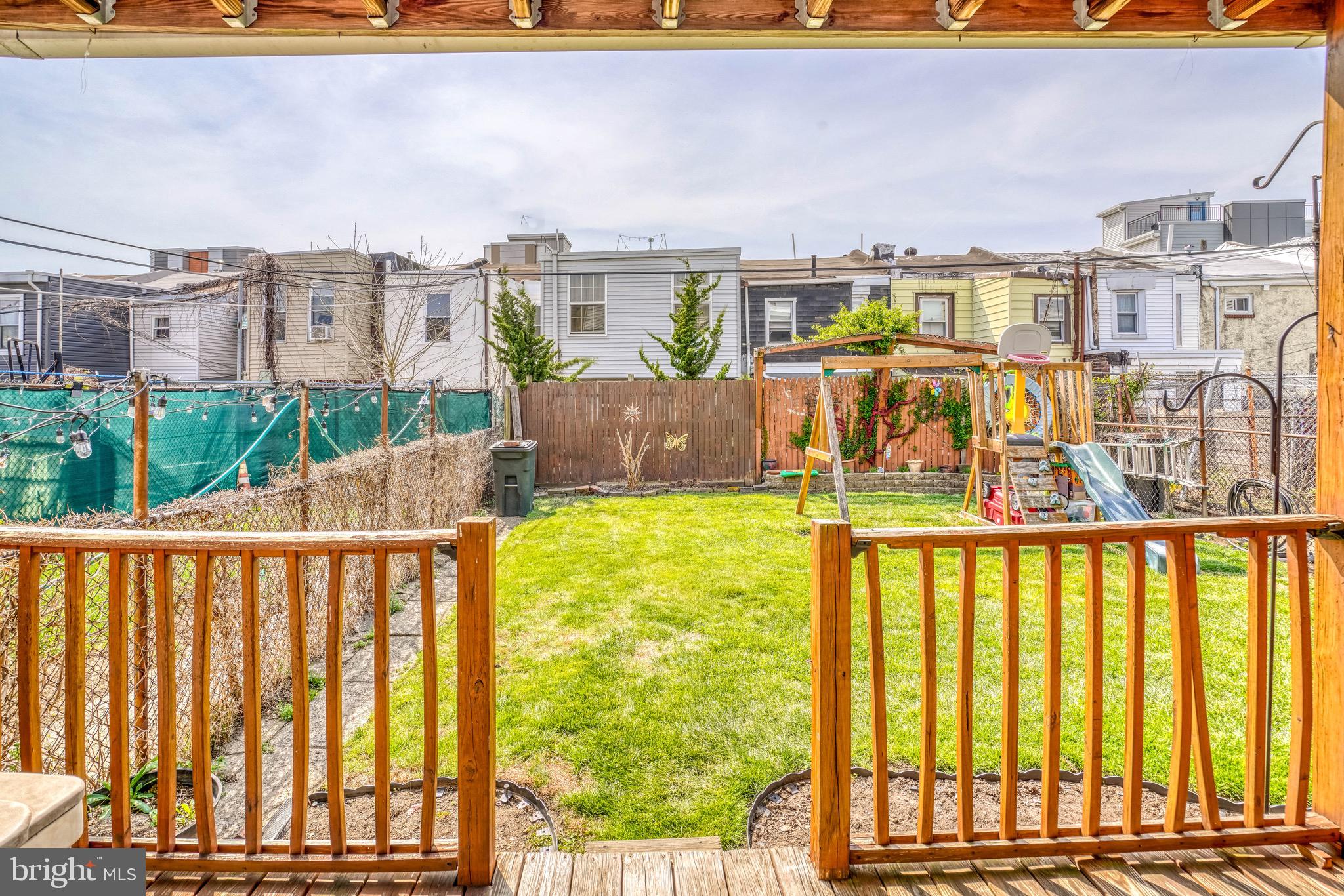 EAST KENSINGTON - Residential