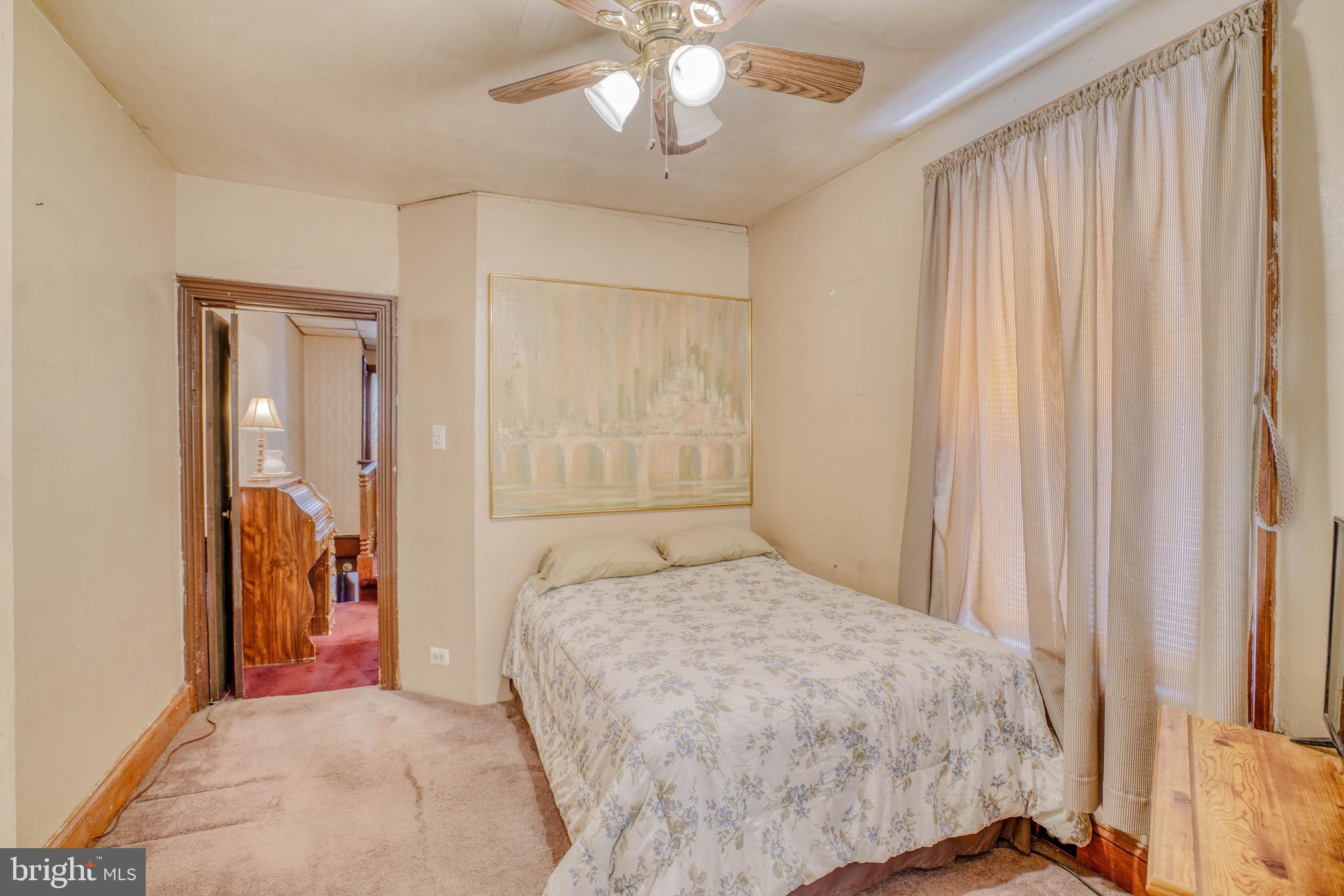 EAST KENSINGTON - Residential