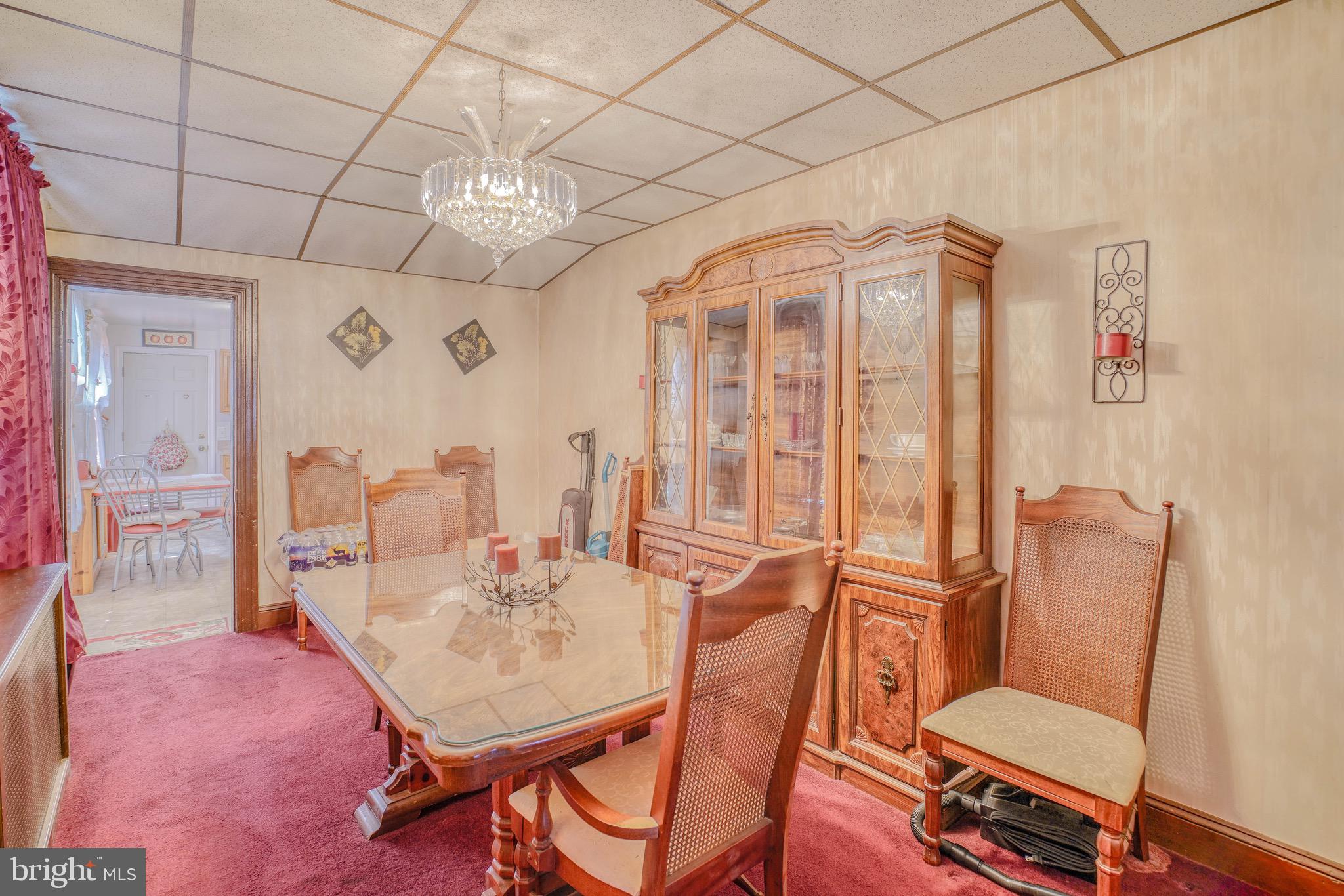 EAST KENSINGTON - Residential