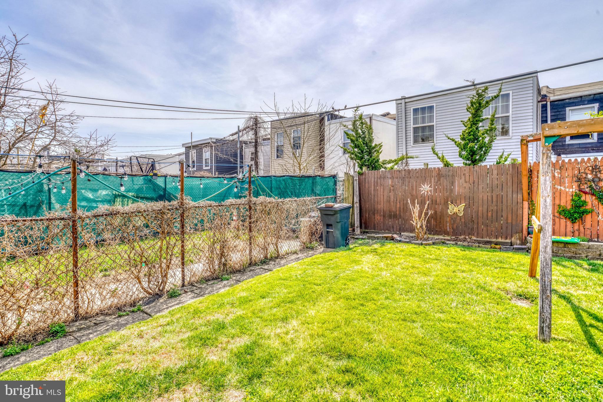 EAST KENSINGTON - Residential