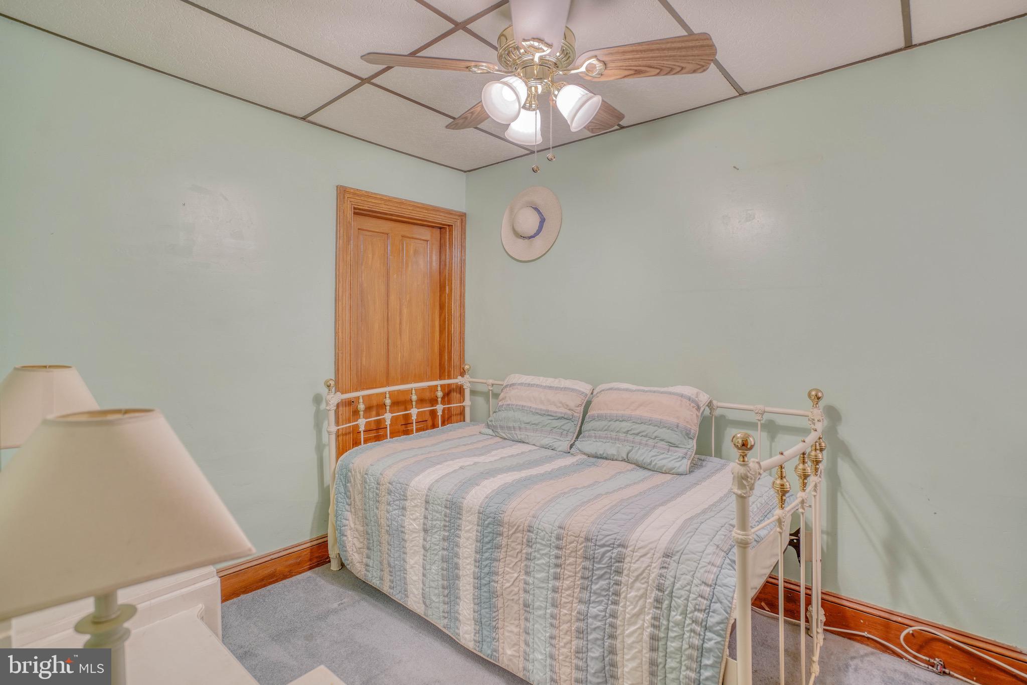 EAST KENSINGTON - Residential