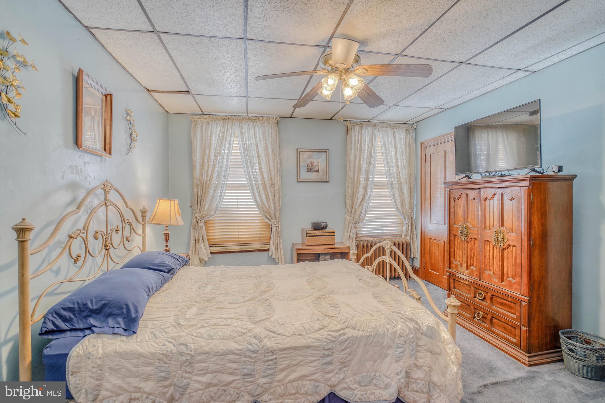 EAST KENSINGTON - Residential