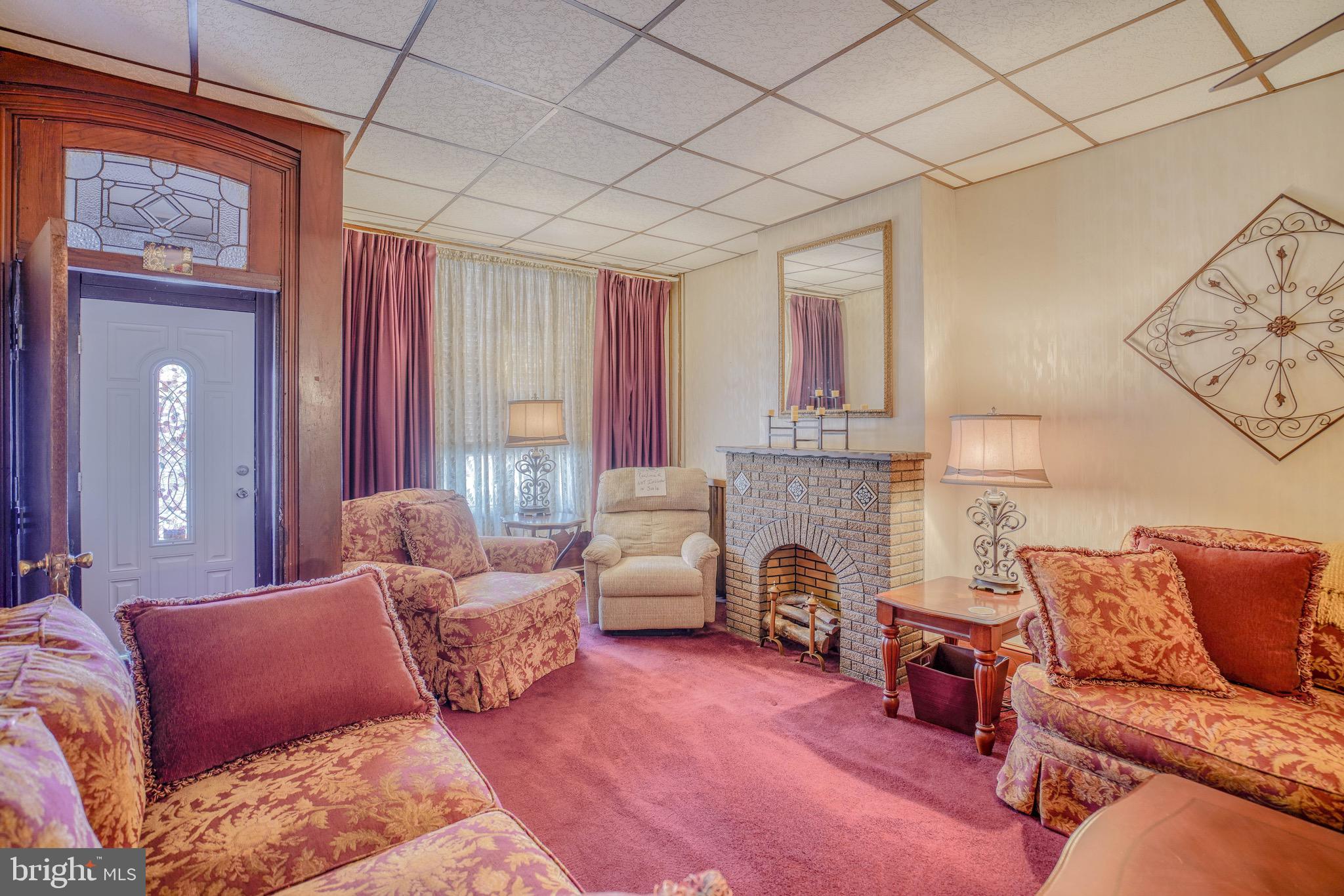 EAST KENSINGTON - Residential