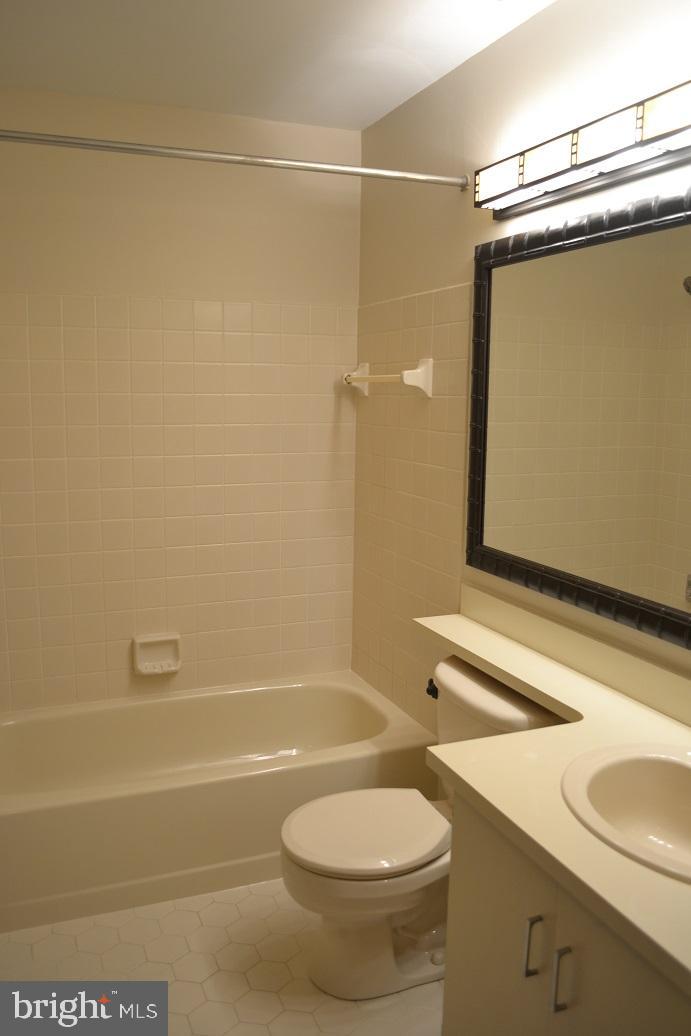 VALLEY GLEN - Residential