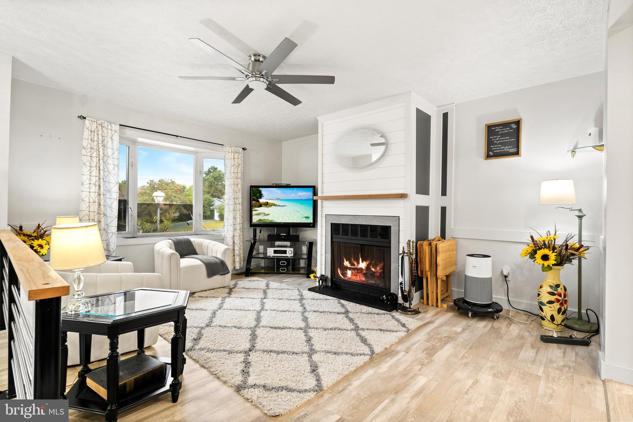 THE PROVINCES - Residential