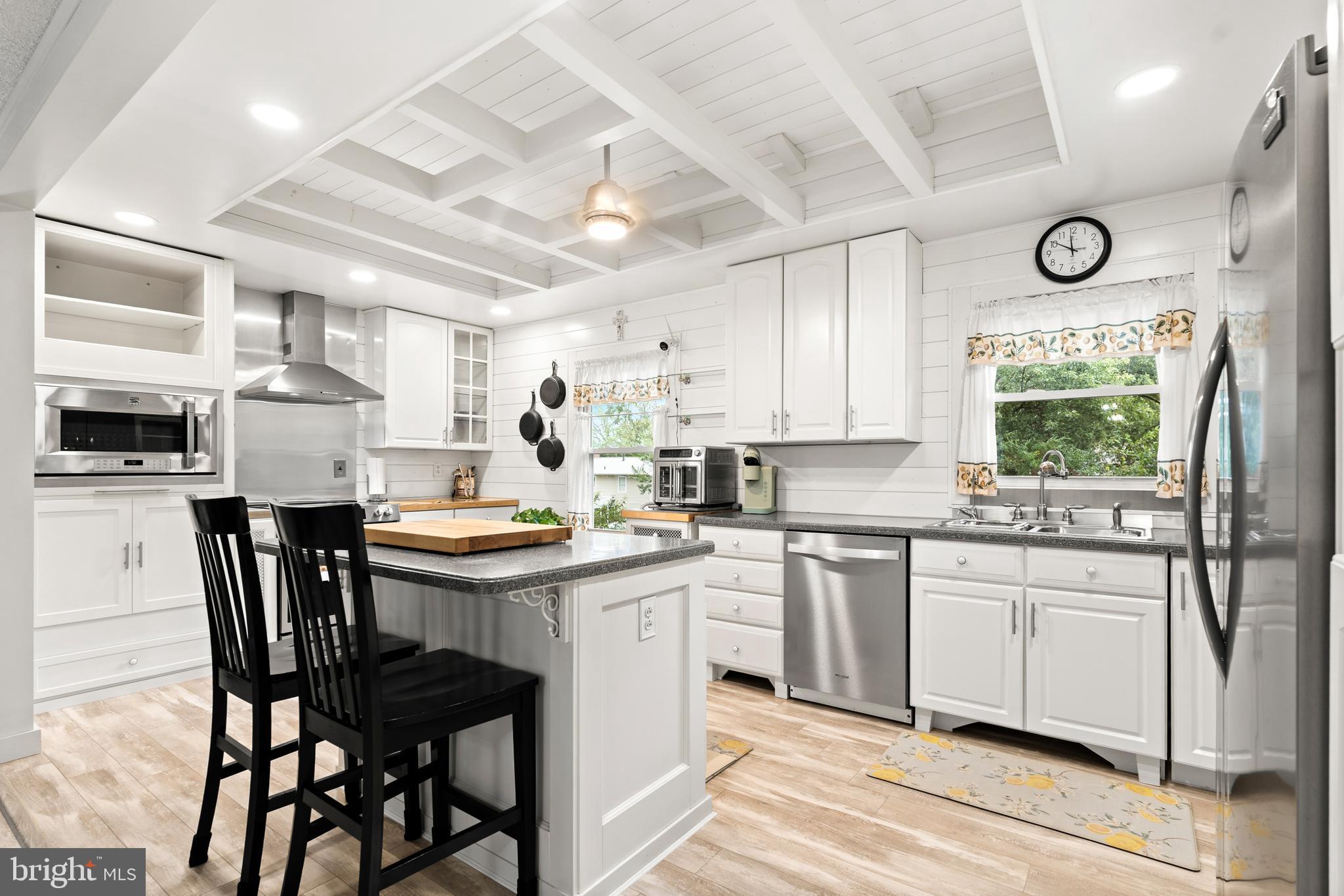 THE PROVINCES - Residential