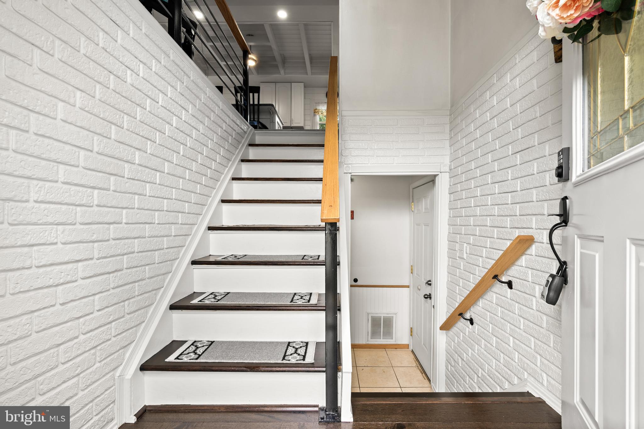 THE PROVINCES - Residential