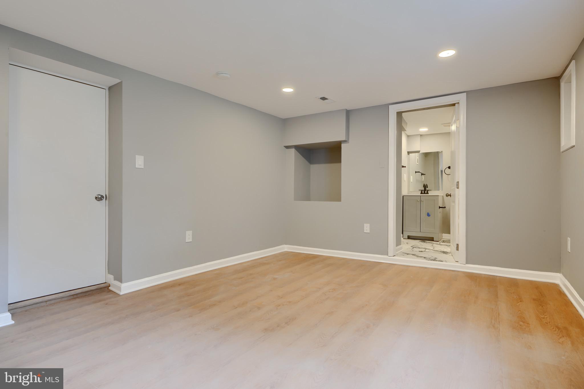 HAMPDEN HISTORIC DISTRICT - Residential Lease