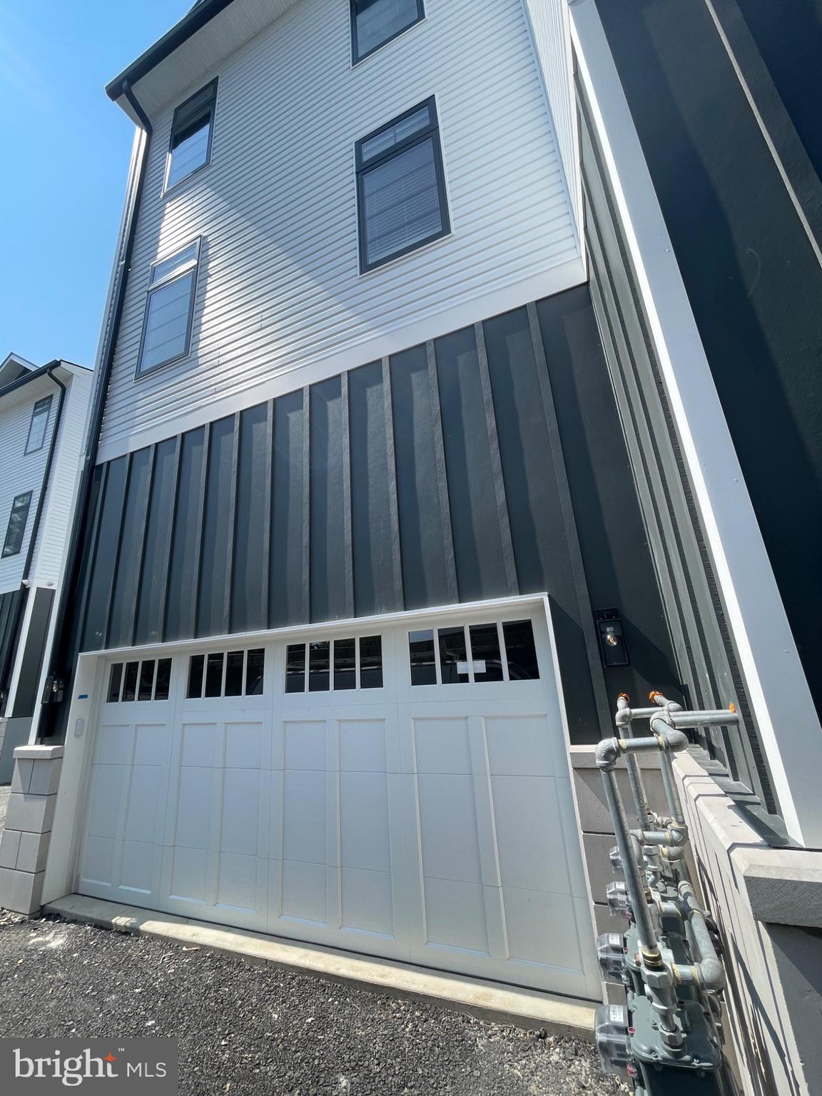 ROXBOROUGH - Residential Lease