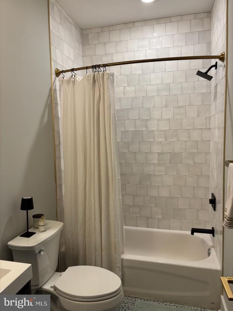 ROXBOROUGH - Residential Lease