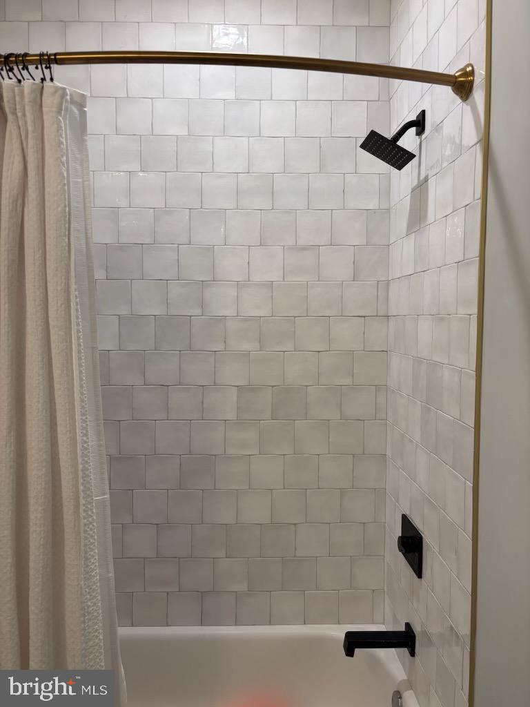 ROXBOROUGH - Residential Lease