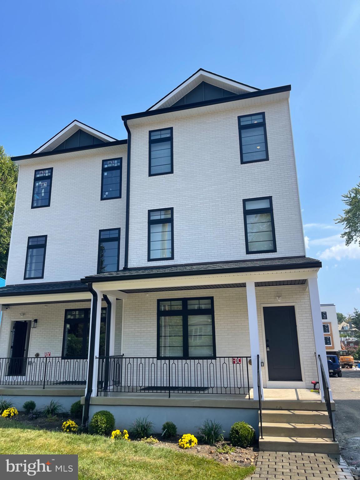 ROXBOROUGH - Residential Lease