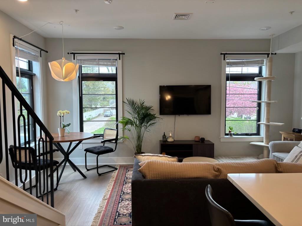 ROXBOROUGH - Residential Lease