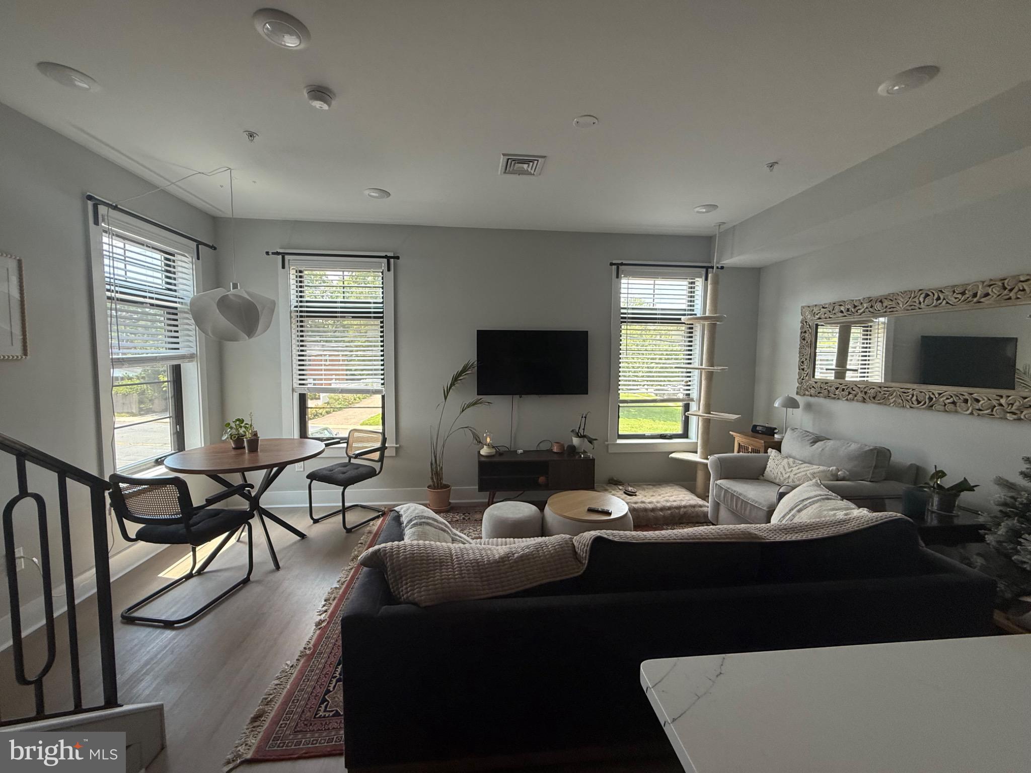 ROXBOROUGH - Residential Lease